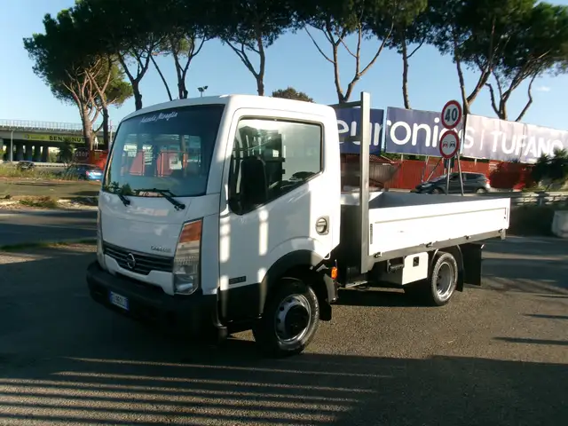 Nissan Cabstar NISSAN CABSTAR 35-12 EURO 5 2.5 120CV CASSONE FISSO CORTO DA 3.25 METRI