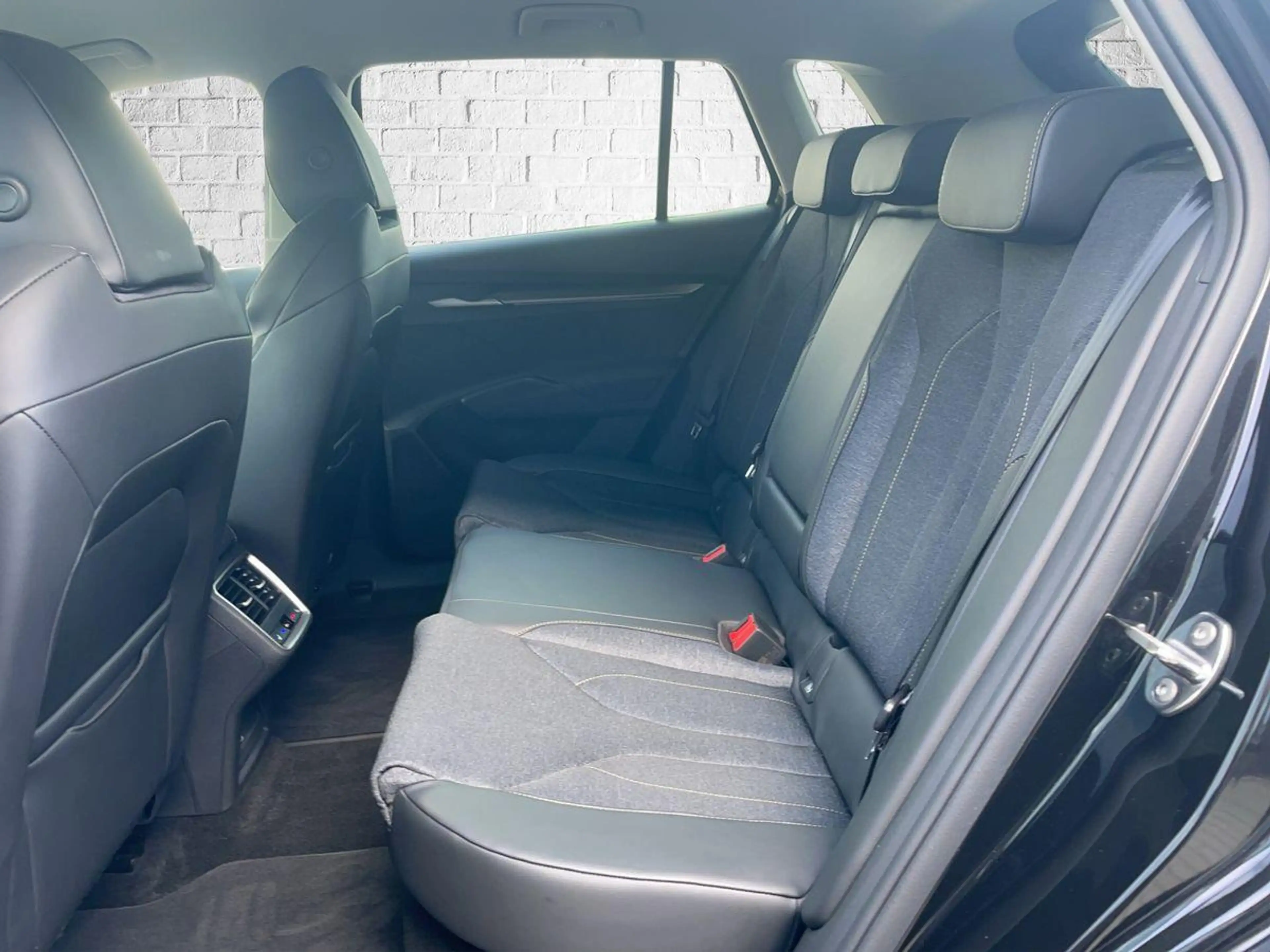 Skoda Elroq 85 Loft NAVI/AHK/pACC/Matrix/Winter/Kamera — photo 14