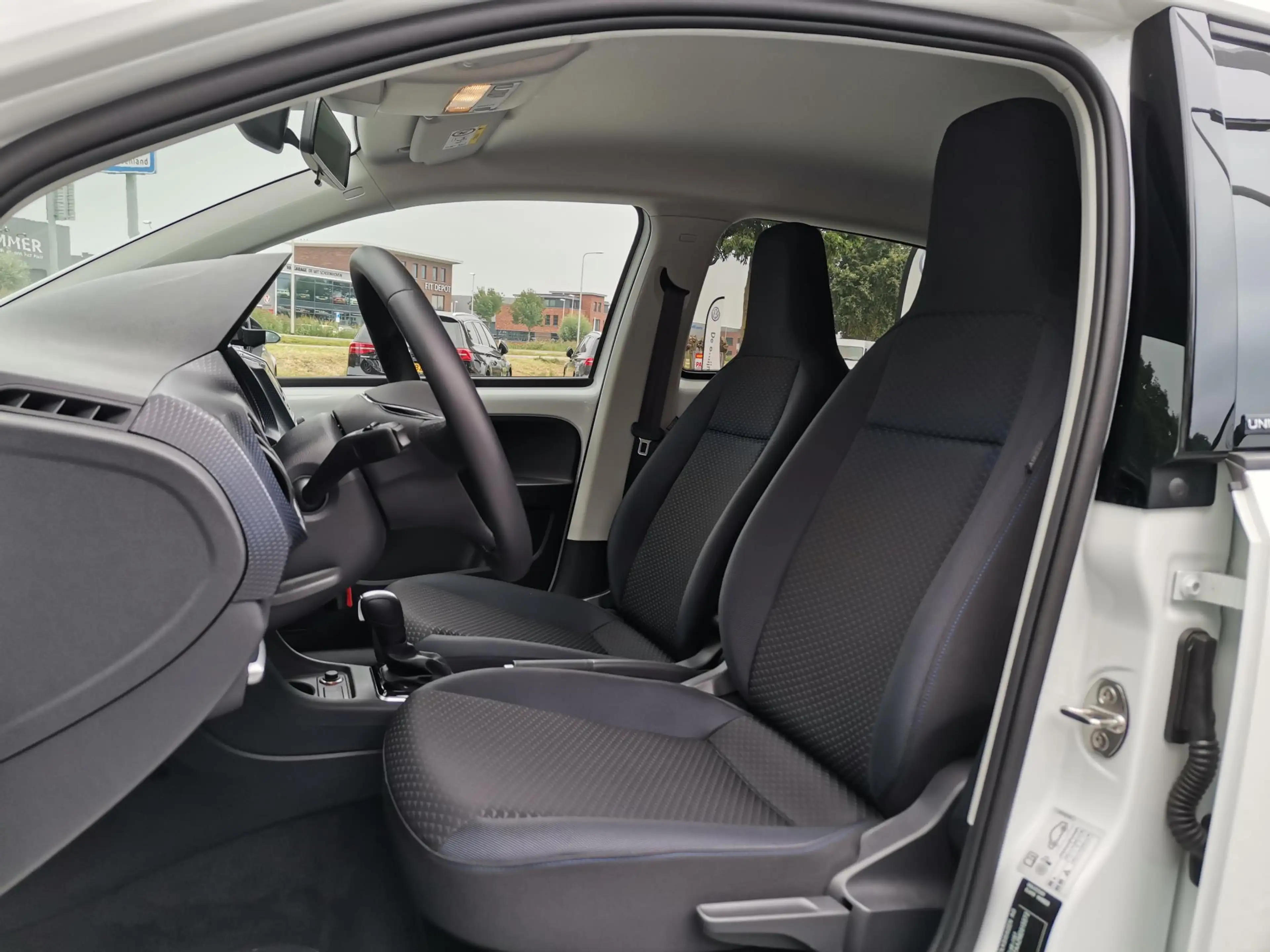 Volkswagen e-up! e-up! United (Camera,Clima,Cruise,Pdc,LM) — photo 9