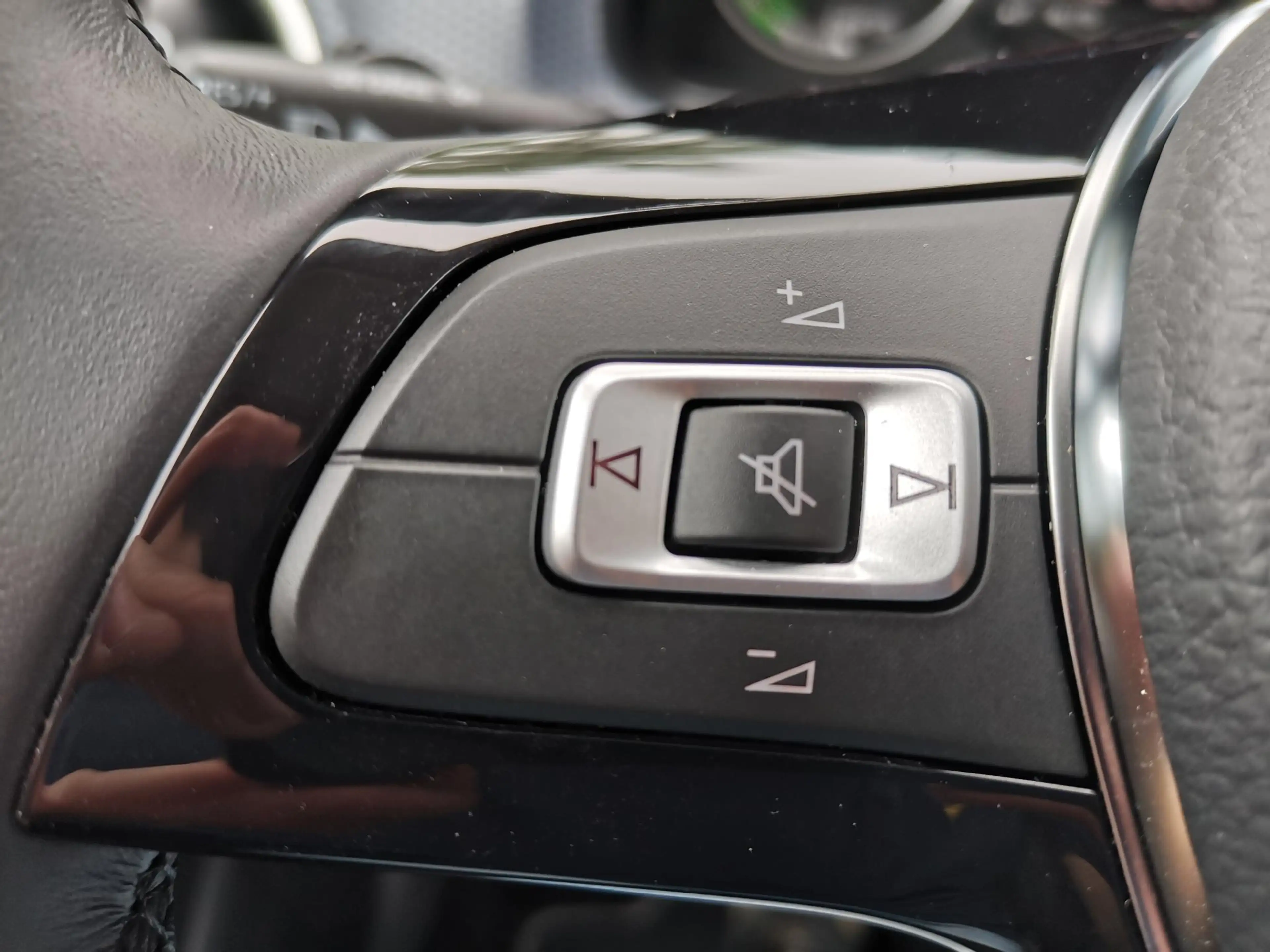 Volkswagen e-up! e-up! United (Camera,Clima,Cruise,Pdc,LM) — photo 14