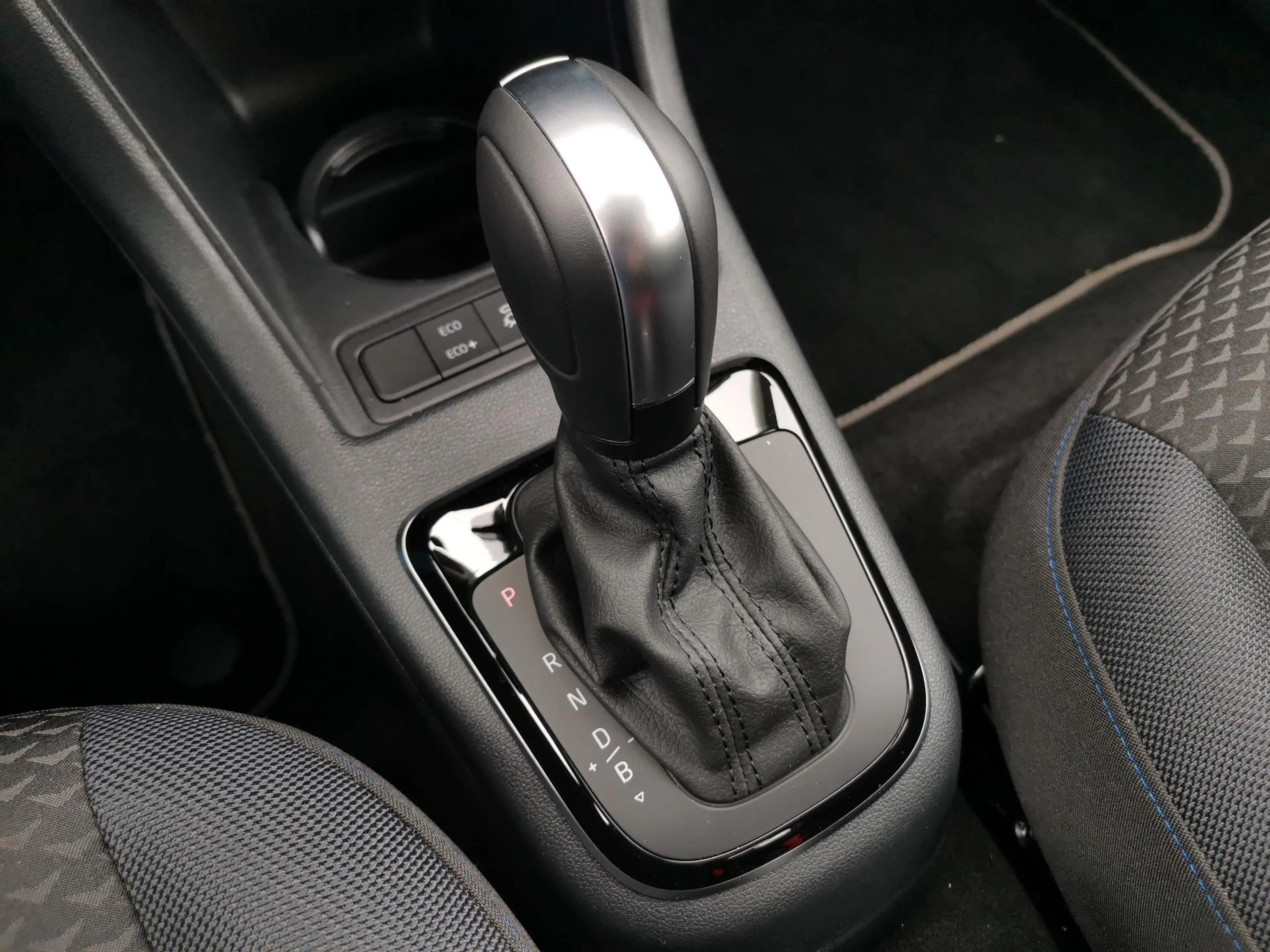 Volkswagen e-up! e-up! United (Camera,Clima,Cruise,Pdc,LM) — photo 3