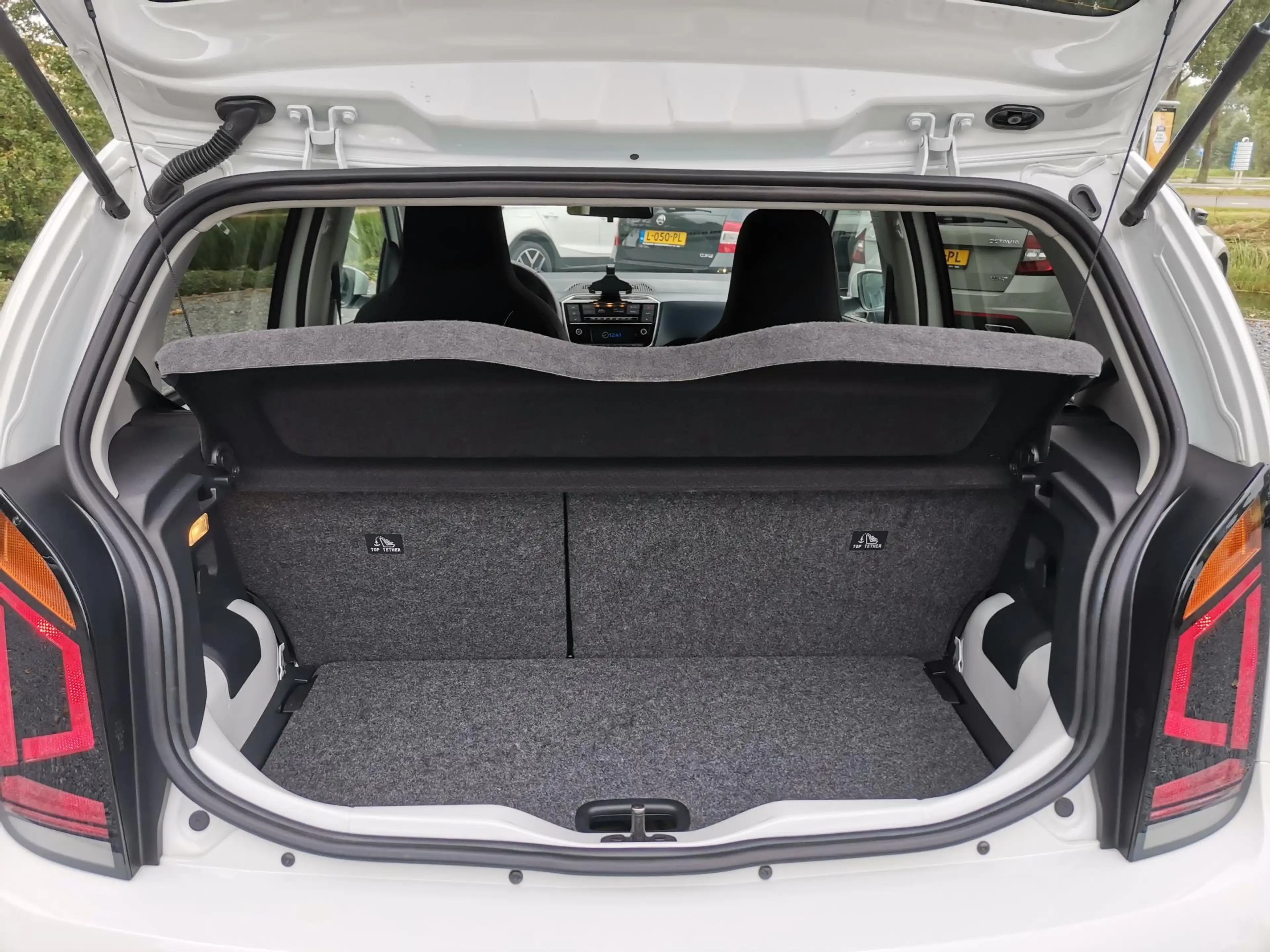 Volkswagen e-up! e-up! United (Camera,Clima,Cruise,Pdc,LM) — photo 20