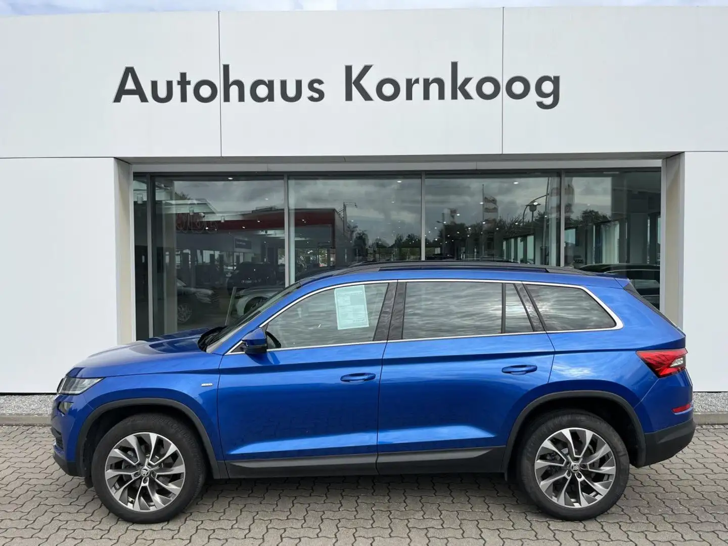 Skoda Kodiaq 2.0 TDI Clever Bluetooth Navi LED Klima Blau - 1