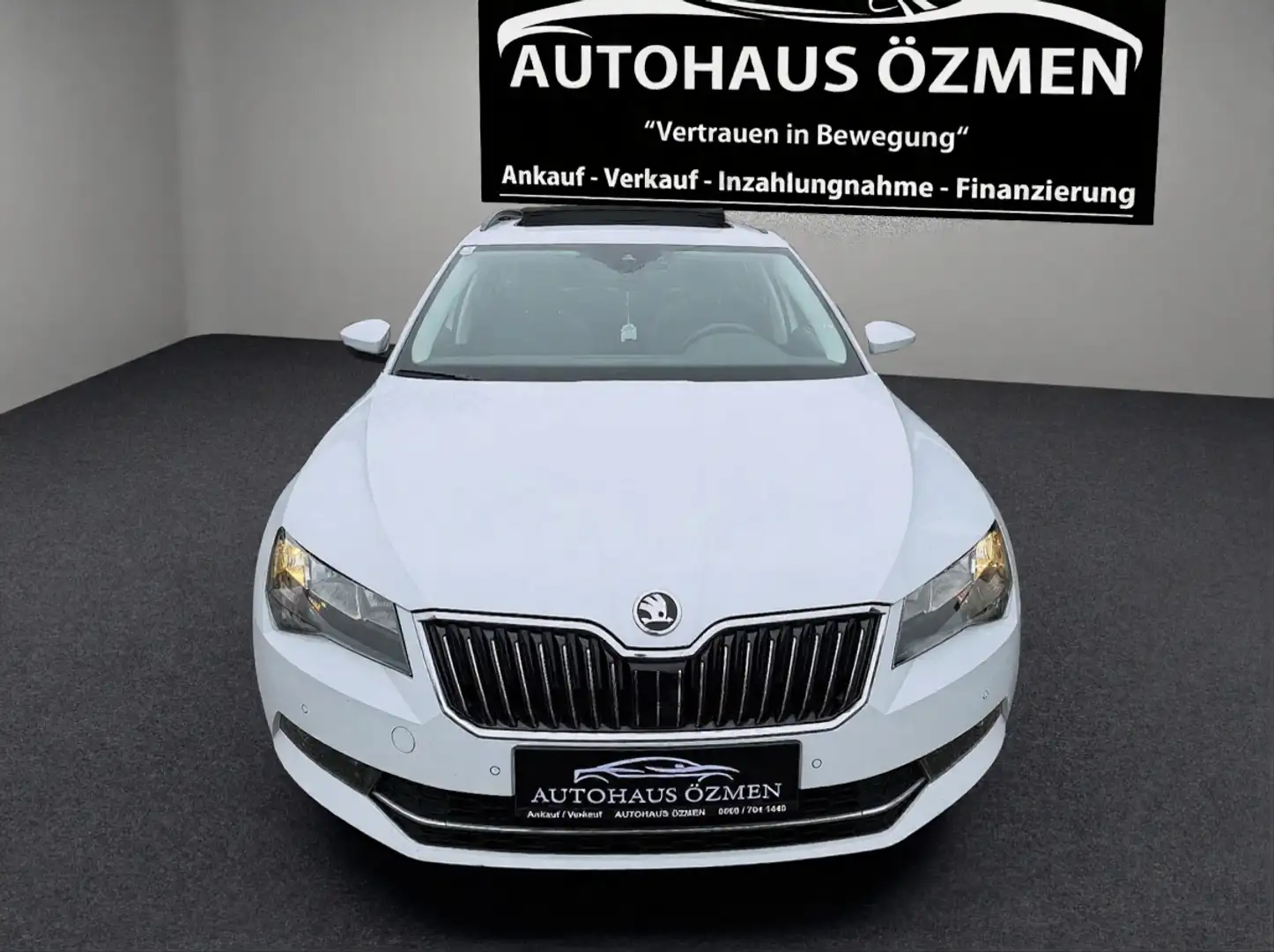 Skoda Superb 1.6 TDI Ambition Weiß - 2