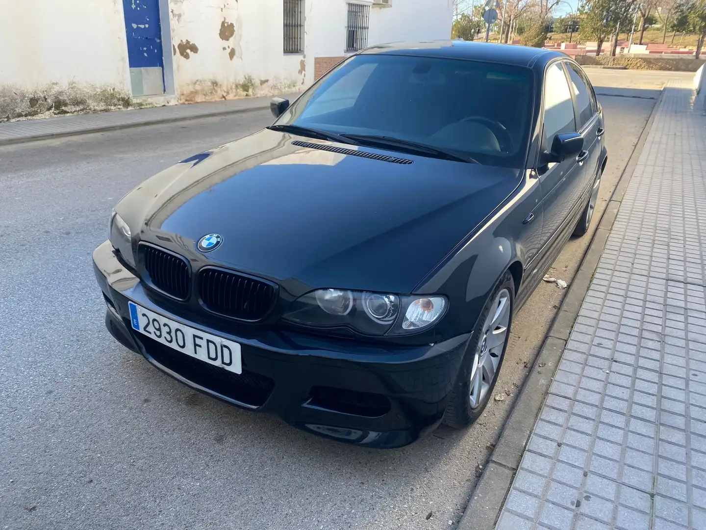 BMW 320 320d Noir - 1