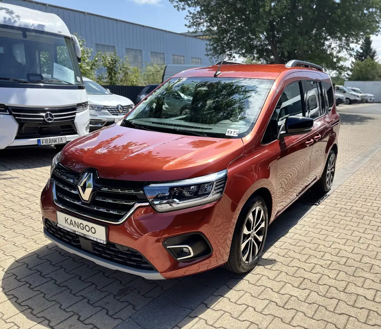 Renault Kangoo INTENS TCe 130PS Коричневый - 1