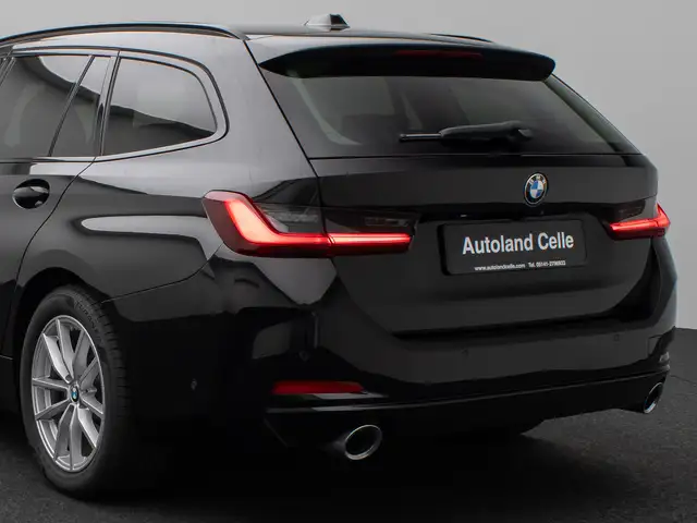 BMW 3 Series view 15