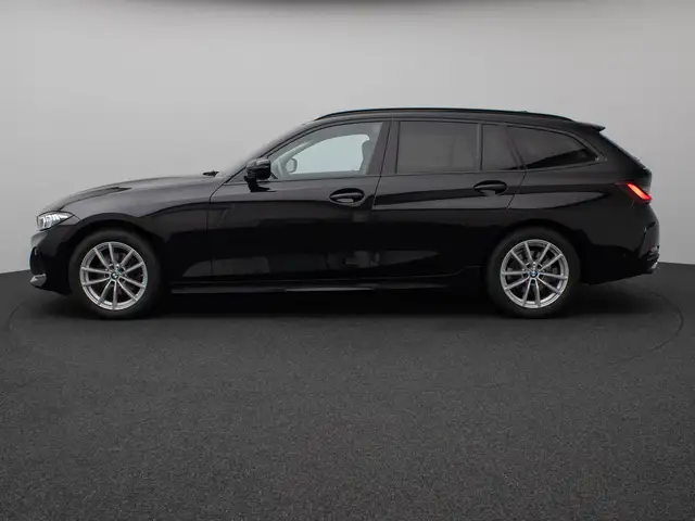BMW 3 Series view 11