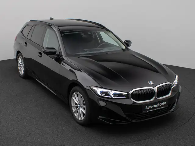 BMW 3 Series view 3