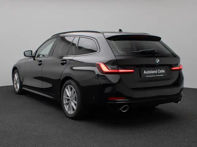 BMW 3 Series view 9