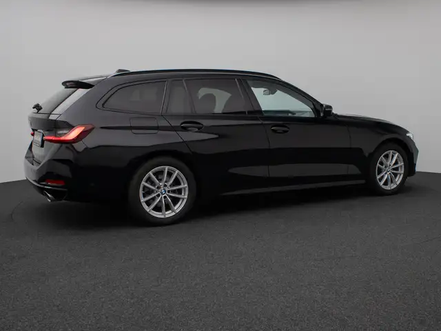 BMW 3 Series view 6