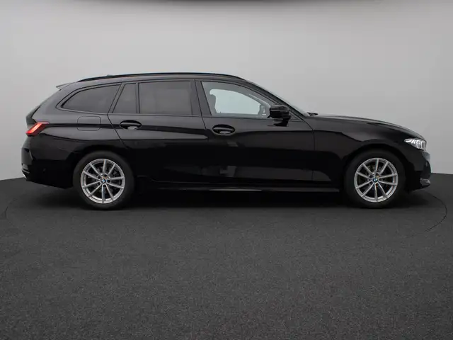 BMW 3 Series view 5