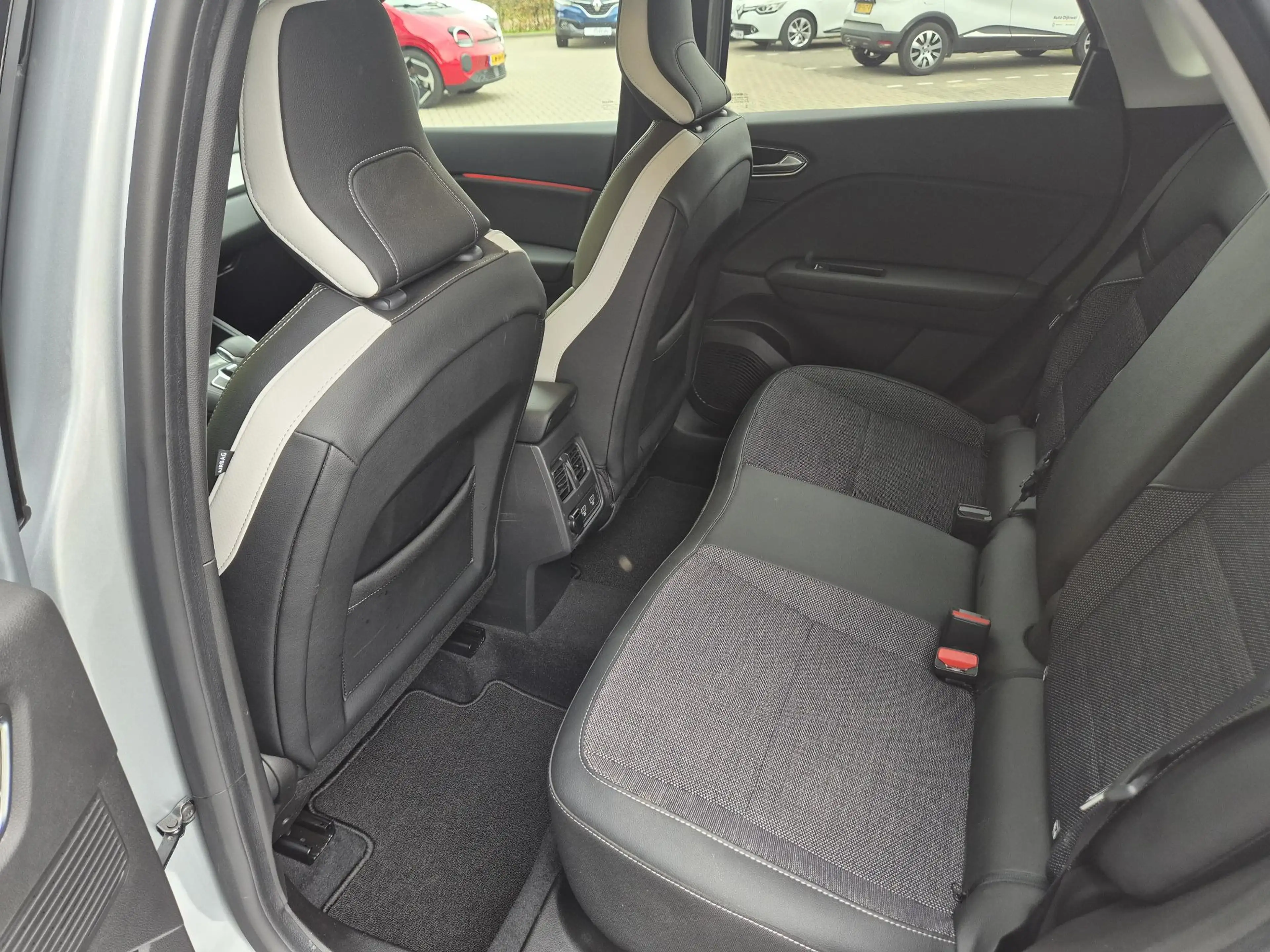 Renault Captur 1.3 TCe 130 EDC AUTOMAAT Intens Camera, Navigatie, — photo 25