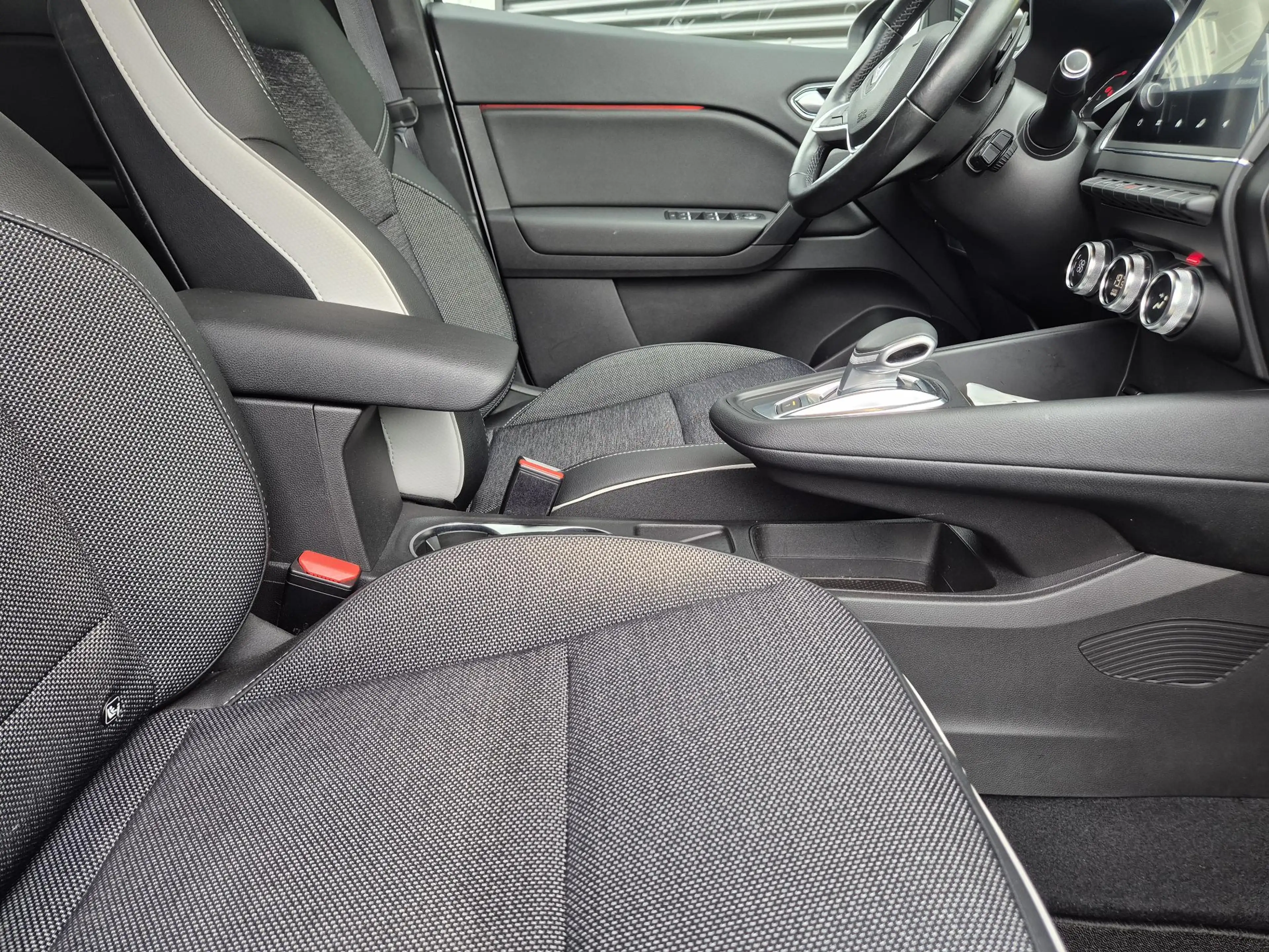 Renault Captur 1.3 TCe 130 EDC AUTOMAAT Intens Camera, Navigatie, — photo 29