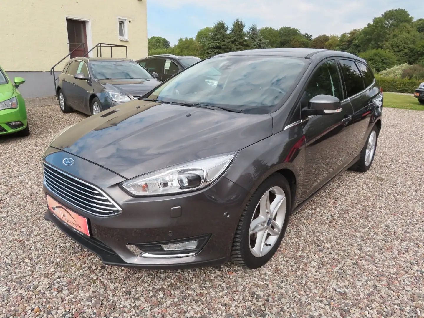Ford Focus Turnier Titanium NAVI KLIMA SHZG LMF Grau - 1