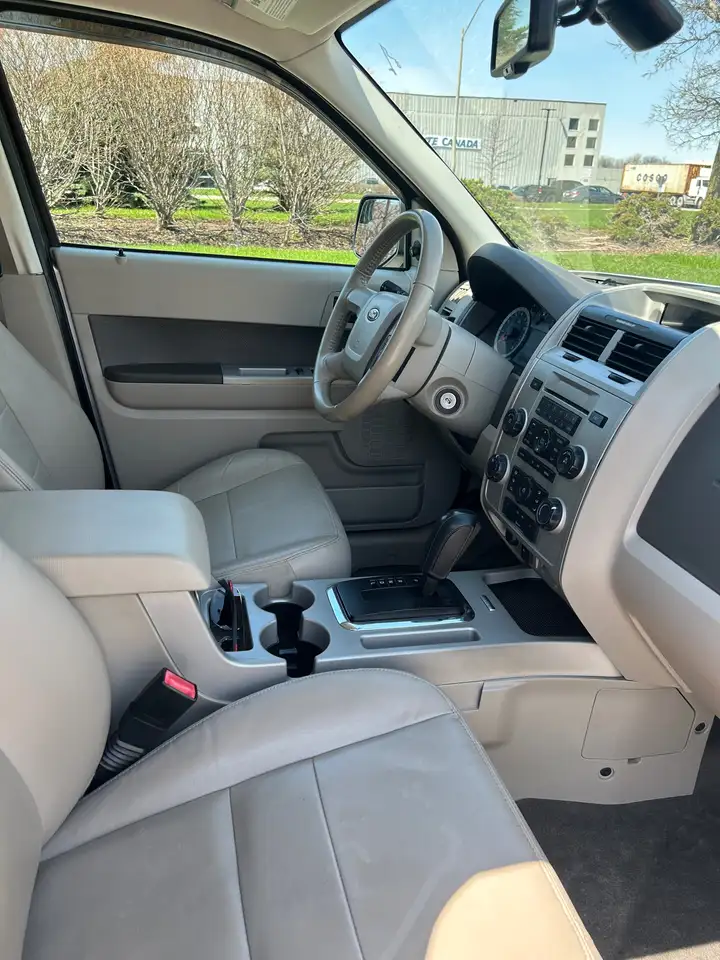 Ford Escape снимка Ford Escape