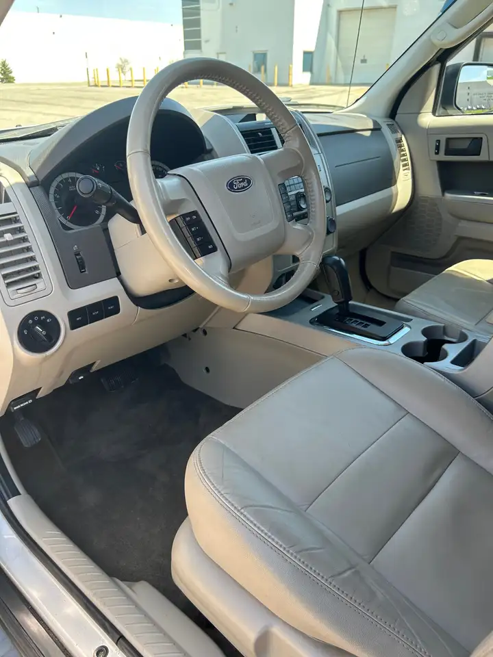 Ford Escape снимка Ford Escape