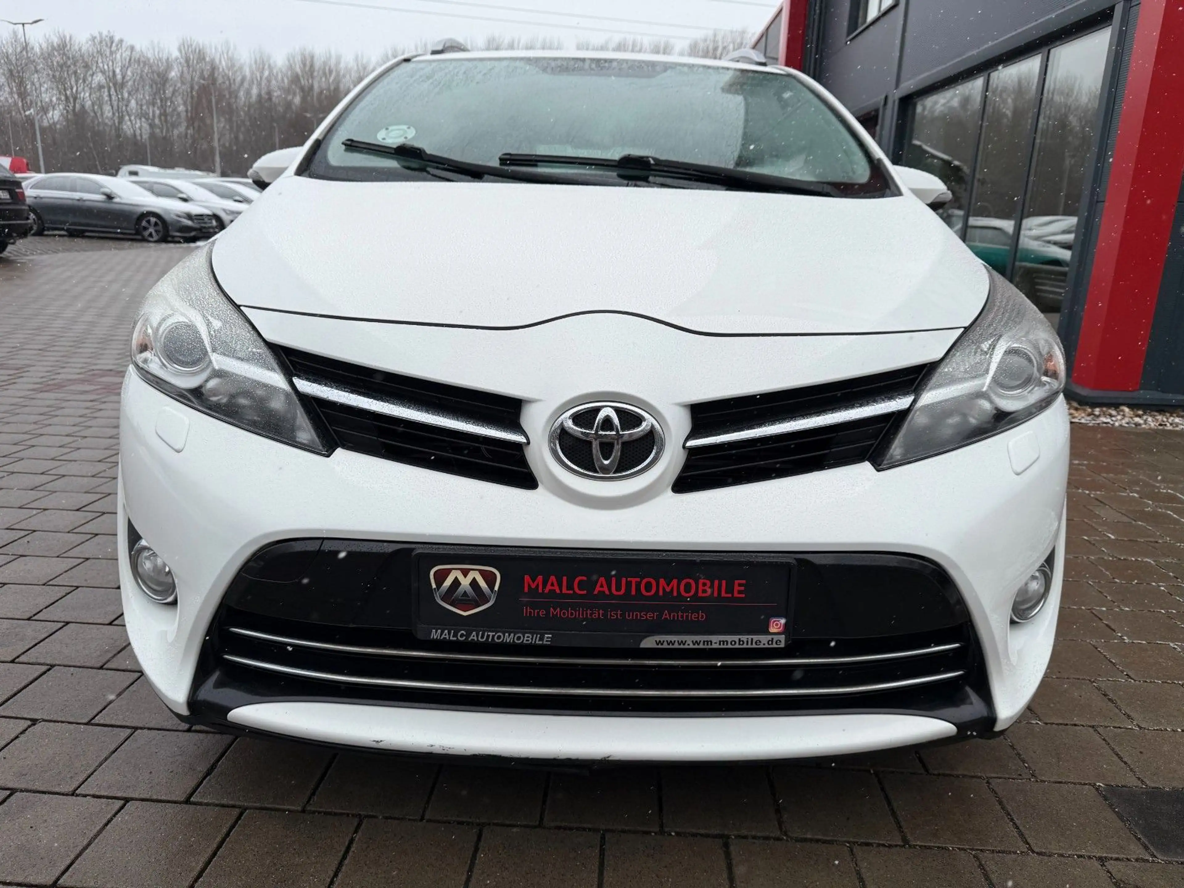 Toyota Verso Life 2.0 D-4D TÜV/INSP. Neu/AHK — photo 2