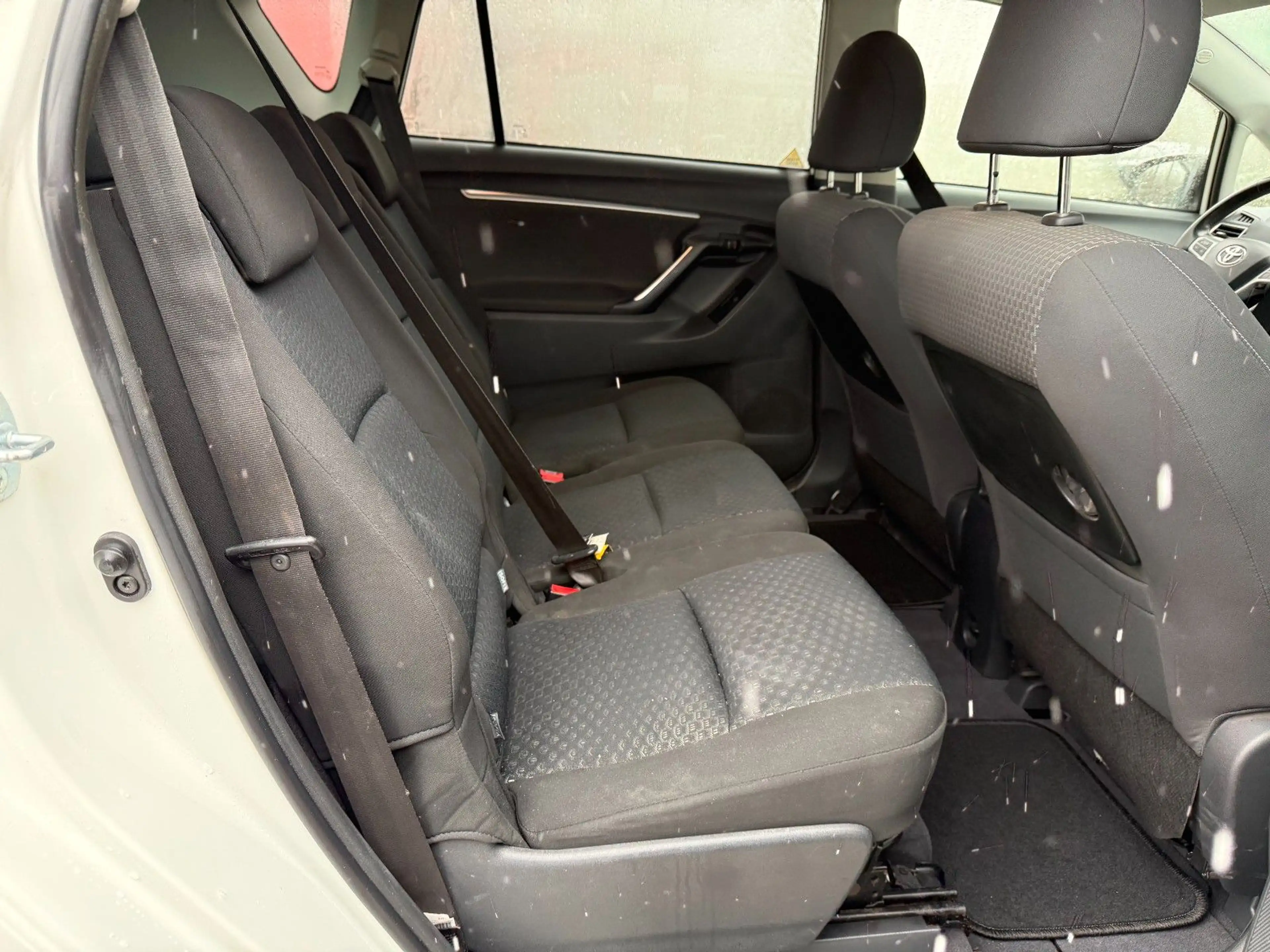 Toyota Verso Life 2.0 D-4D TÜV/INSP. Neu/AHK — photo 11