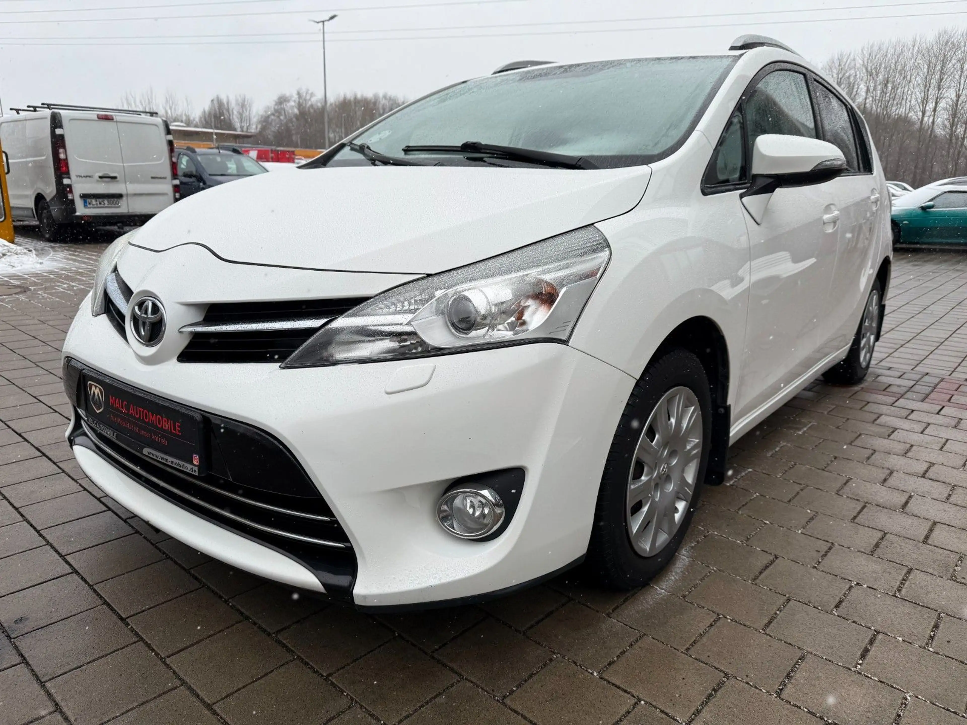 Toyota Verso Life 2.0 D-4D TÜV/INSP. Neu/AHK — photo 3