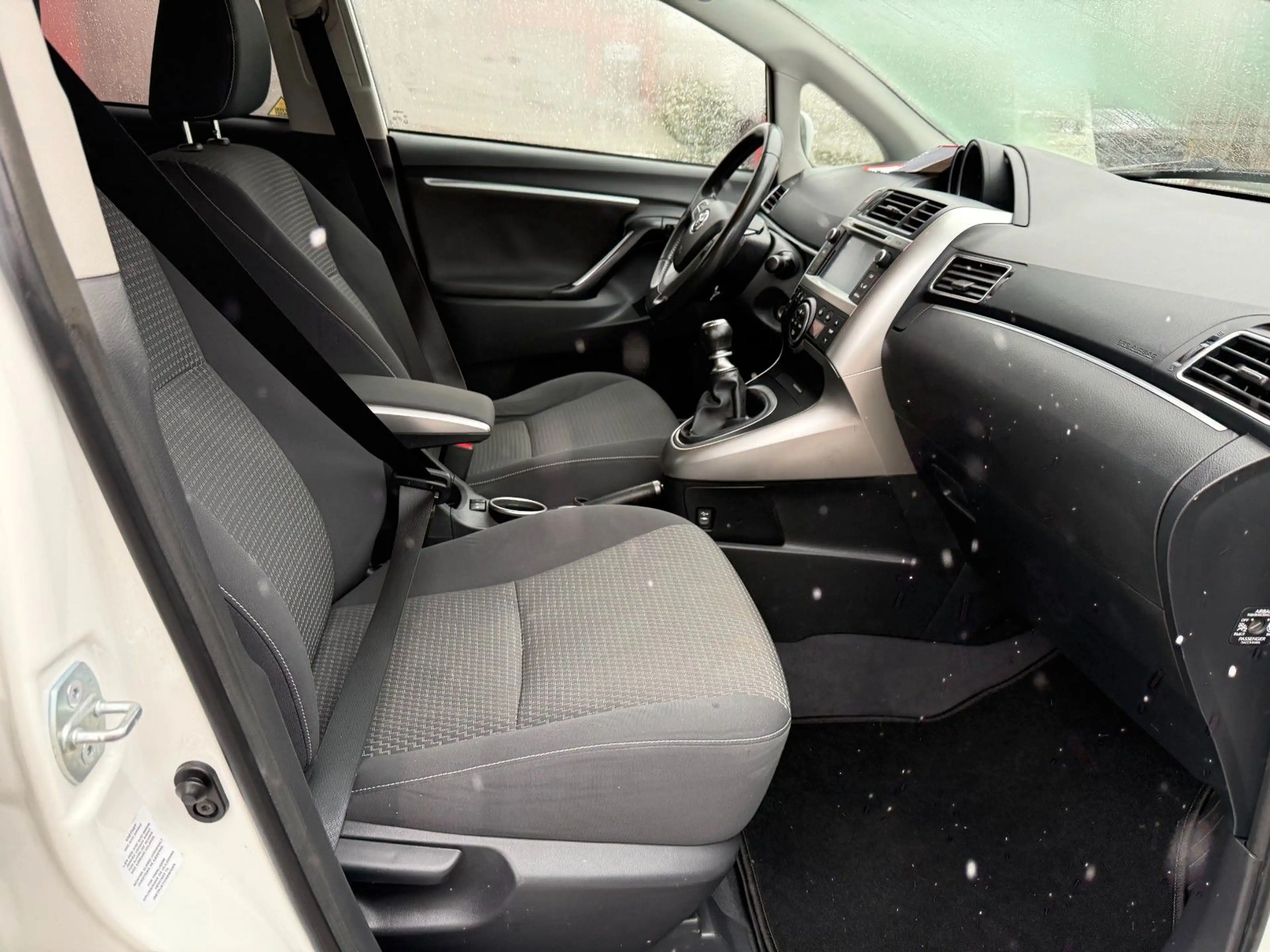 Toyota Verso Life 2.0 D-4D TÜV/INSP. Neu/AHK — photo 10