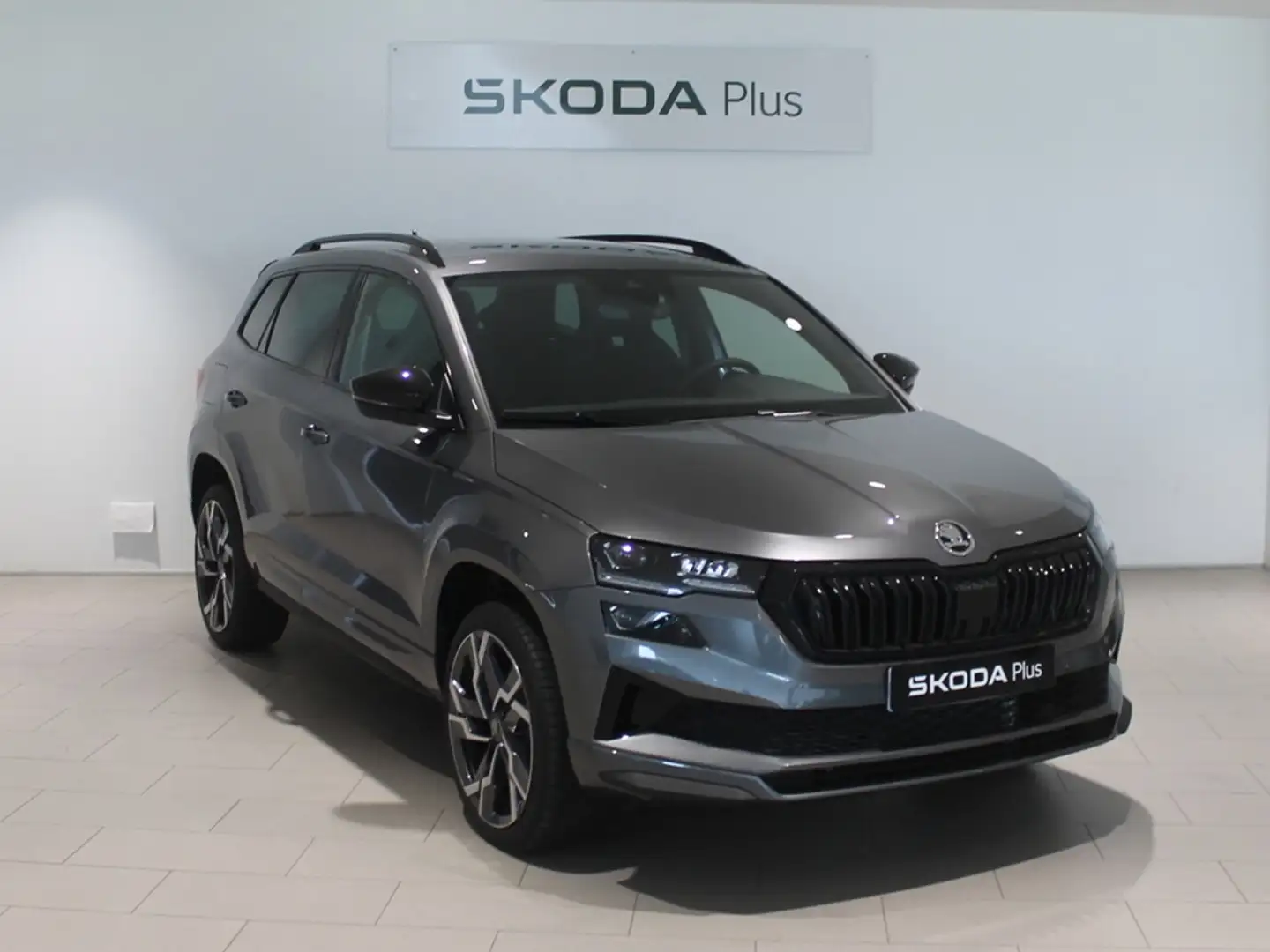 Skoda Karoq 1.5 TSI Sportline ACT DSG 110KW Gris - 1