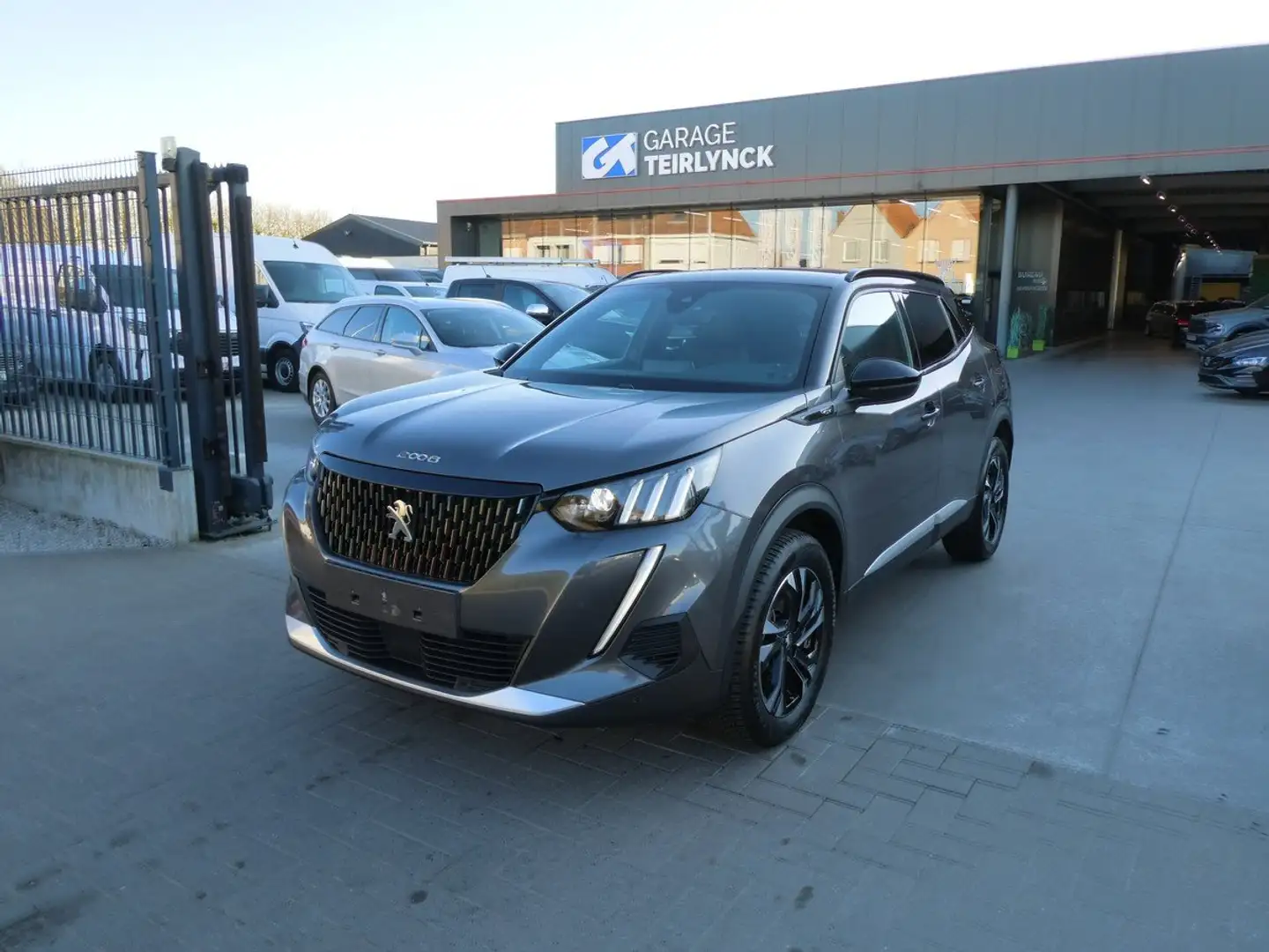 Peugeot 2008 1.2 i benzine 130pk Automaat GT Camera '23 (57822) Gris - 2