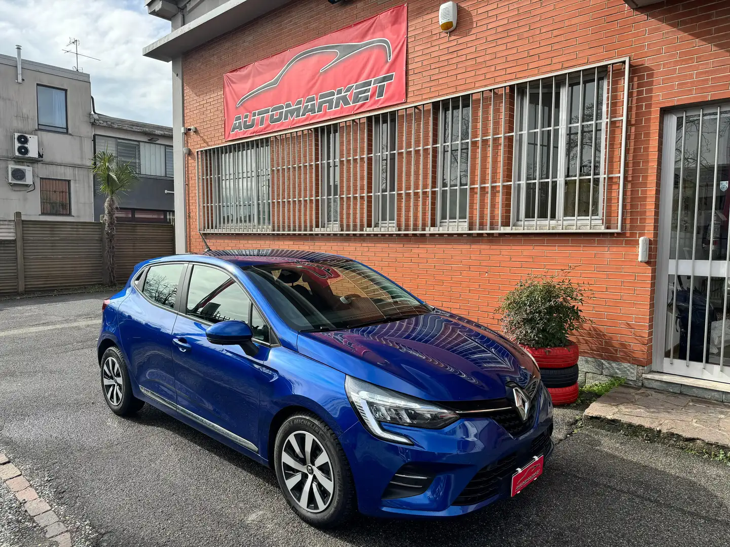 Renault Clio 1.5 blue dci Intens 85cv NEOPATENTATI Blauw - 1