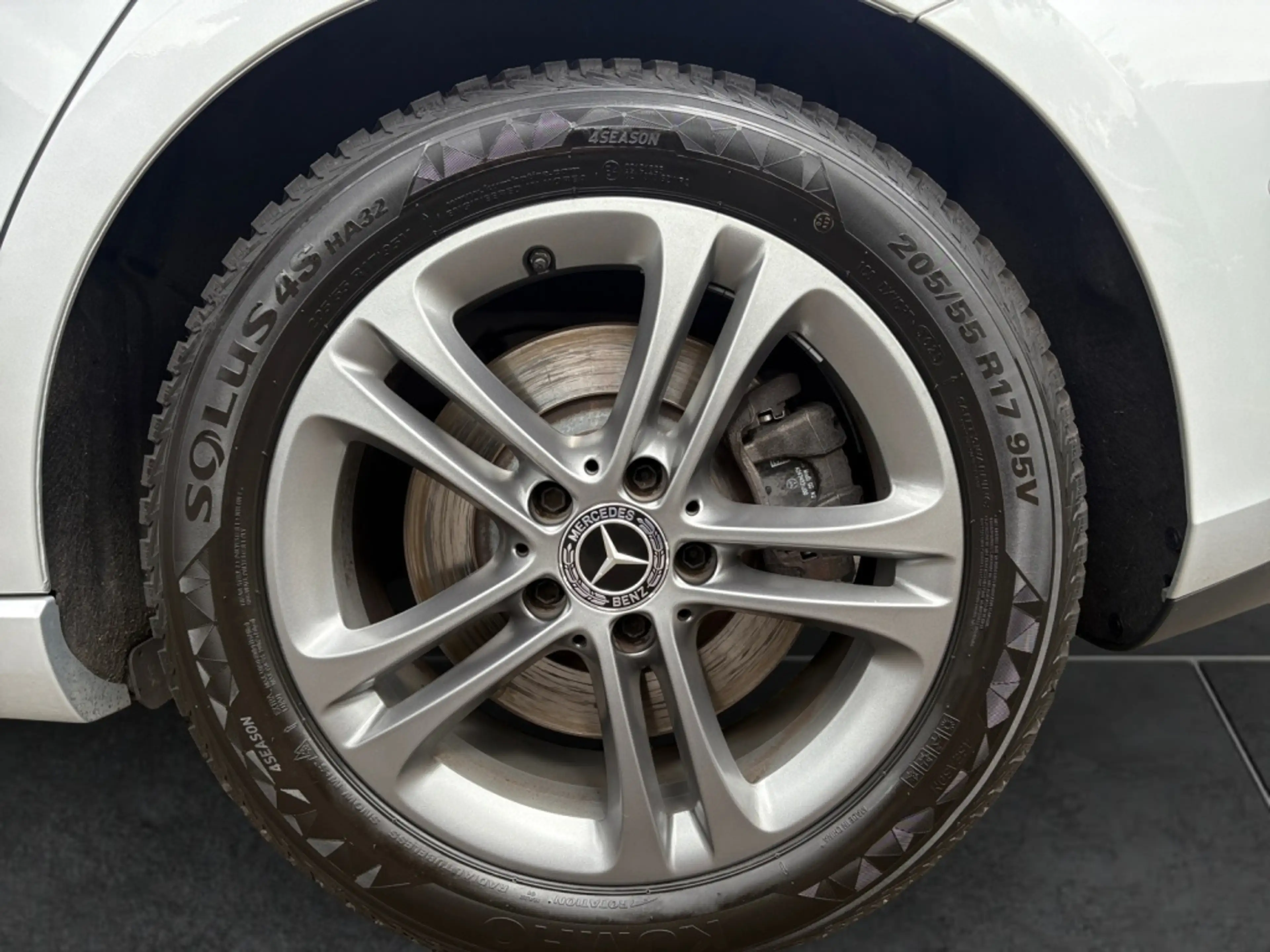 Mercedes-Benz B 250 — photo 15