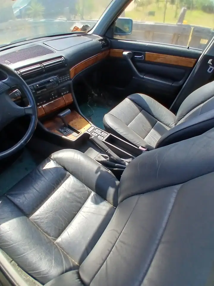 BMW 740i V8, foto 2
