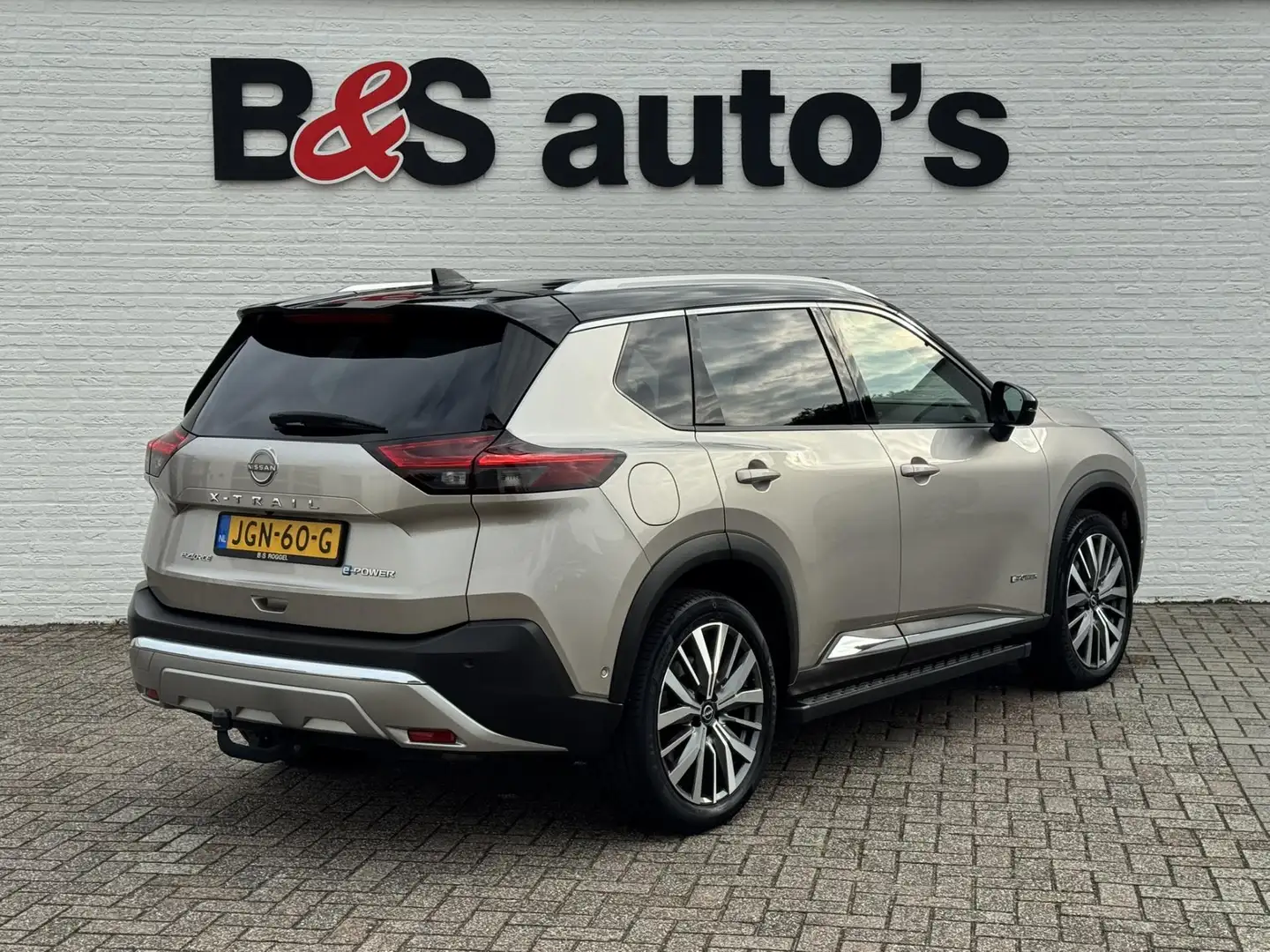 Nissan X-Trail 1.5 e-4orce Tekna Plus 4WD Adaptive cruise Climate Grau - 2