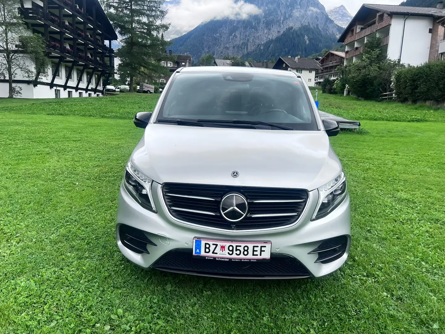 Mercedes-Benz V 250 d 4MATIC Allrad lang Avantgarde A-Edition Aut Silber - 2