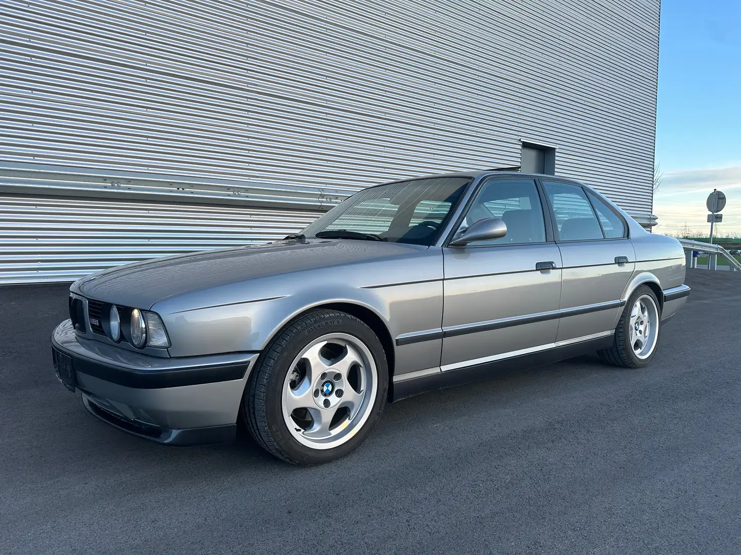 BMW M5 ID:1 Gris - 2