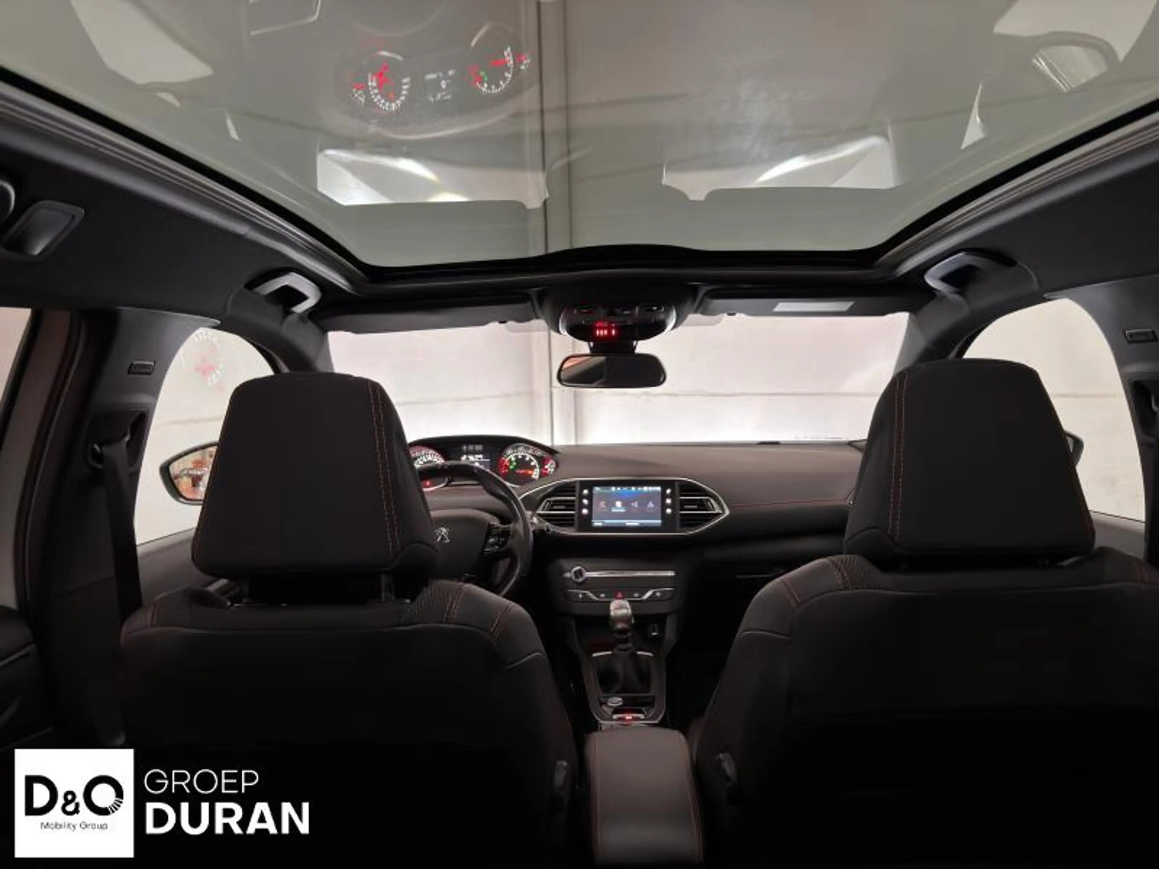 Peugeot 308 II SW GT Line — photo 12