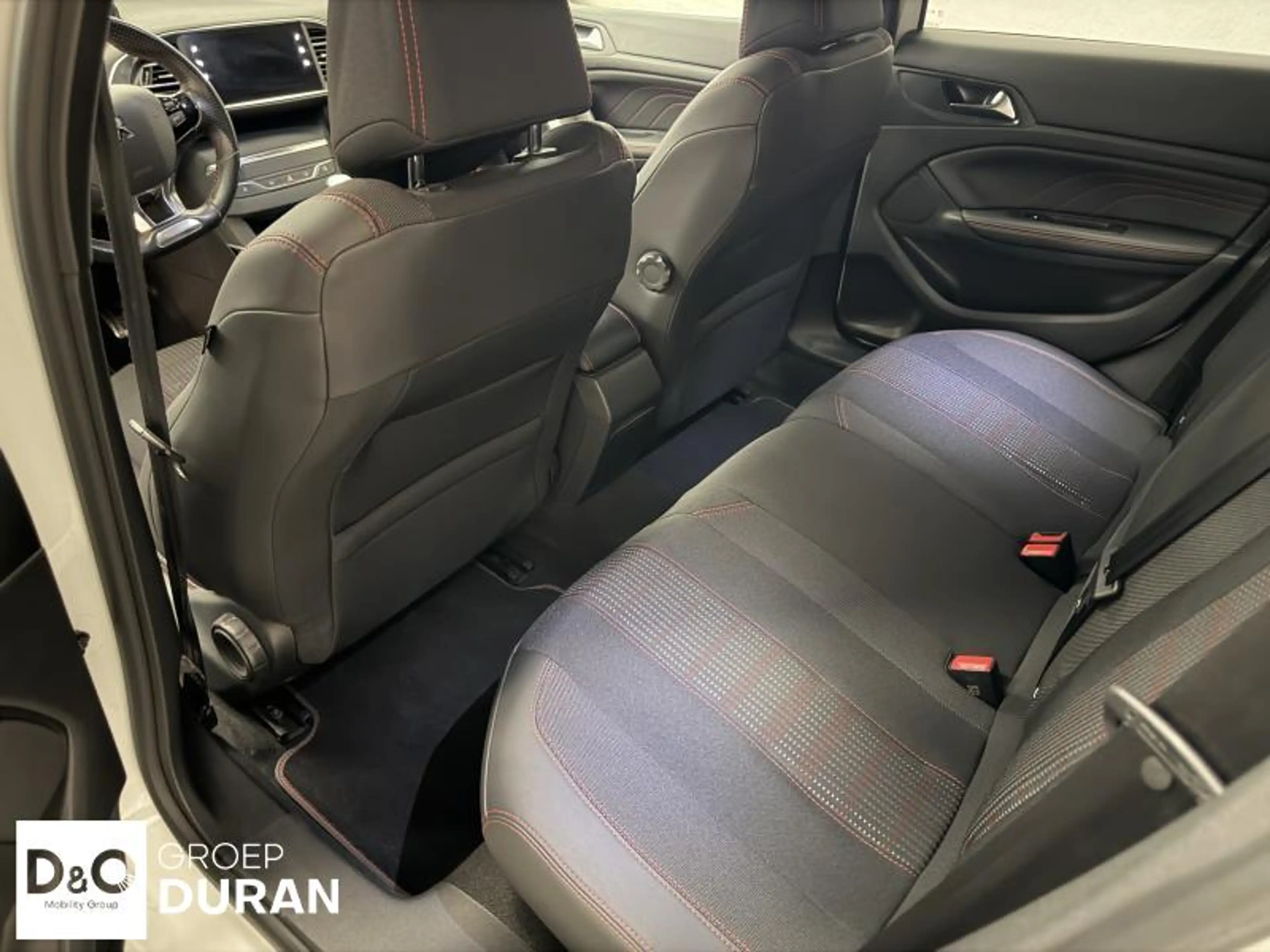 Peugeot 308 II SW GT Line — photo 10