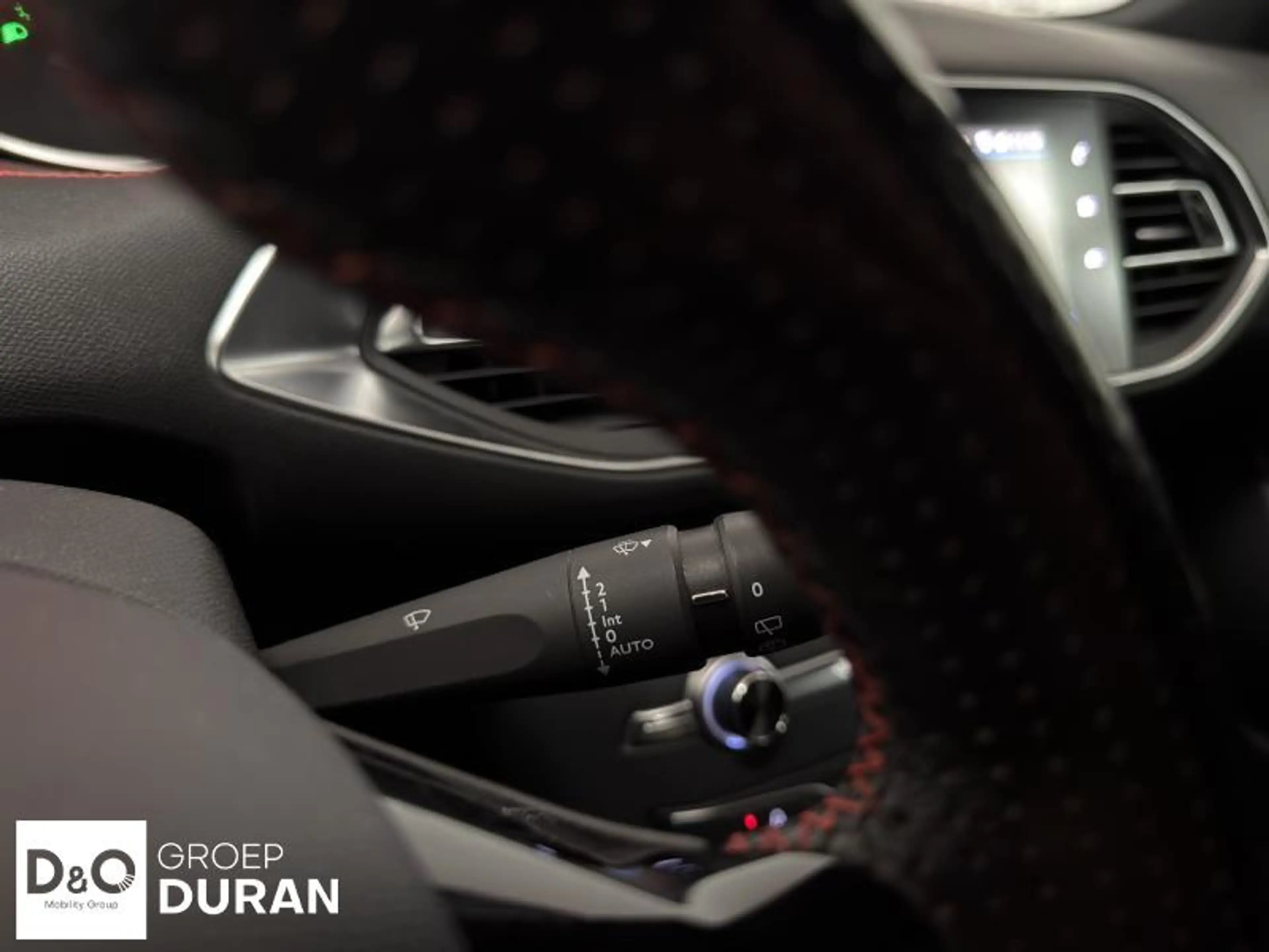 Peugeot 308 II SW GT Line — photo 14