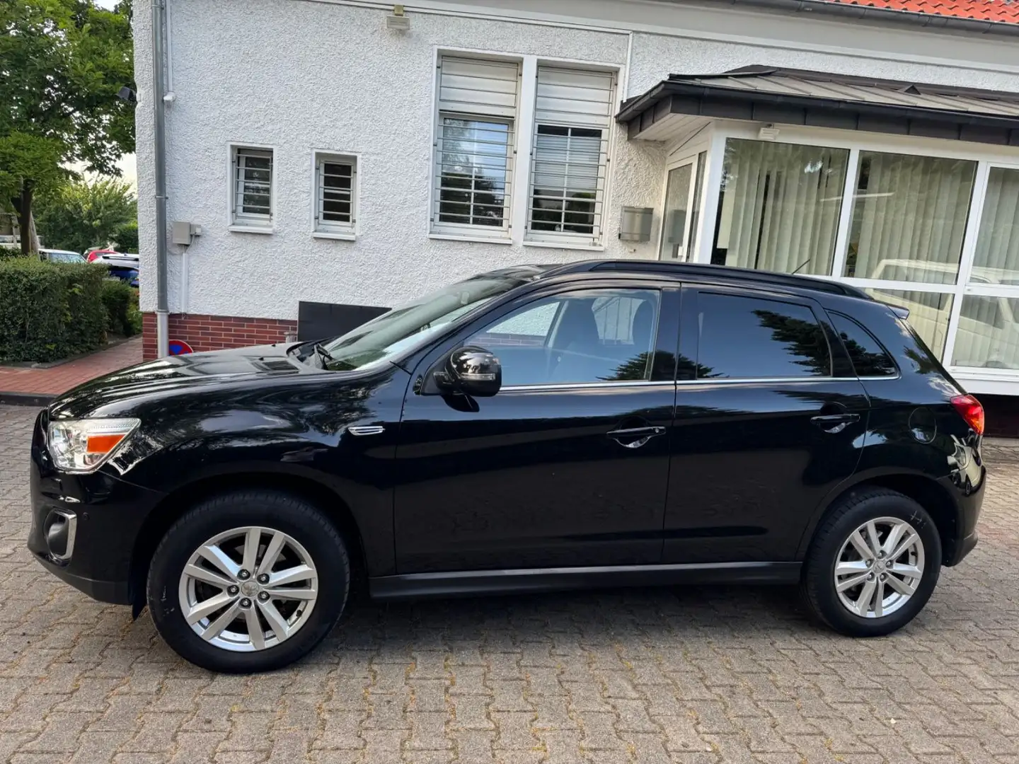 Mitsubishi ASX Intense 4WD/Automatik/Kamera/Panorama/ Schwarz - 2