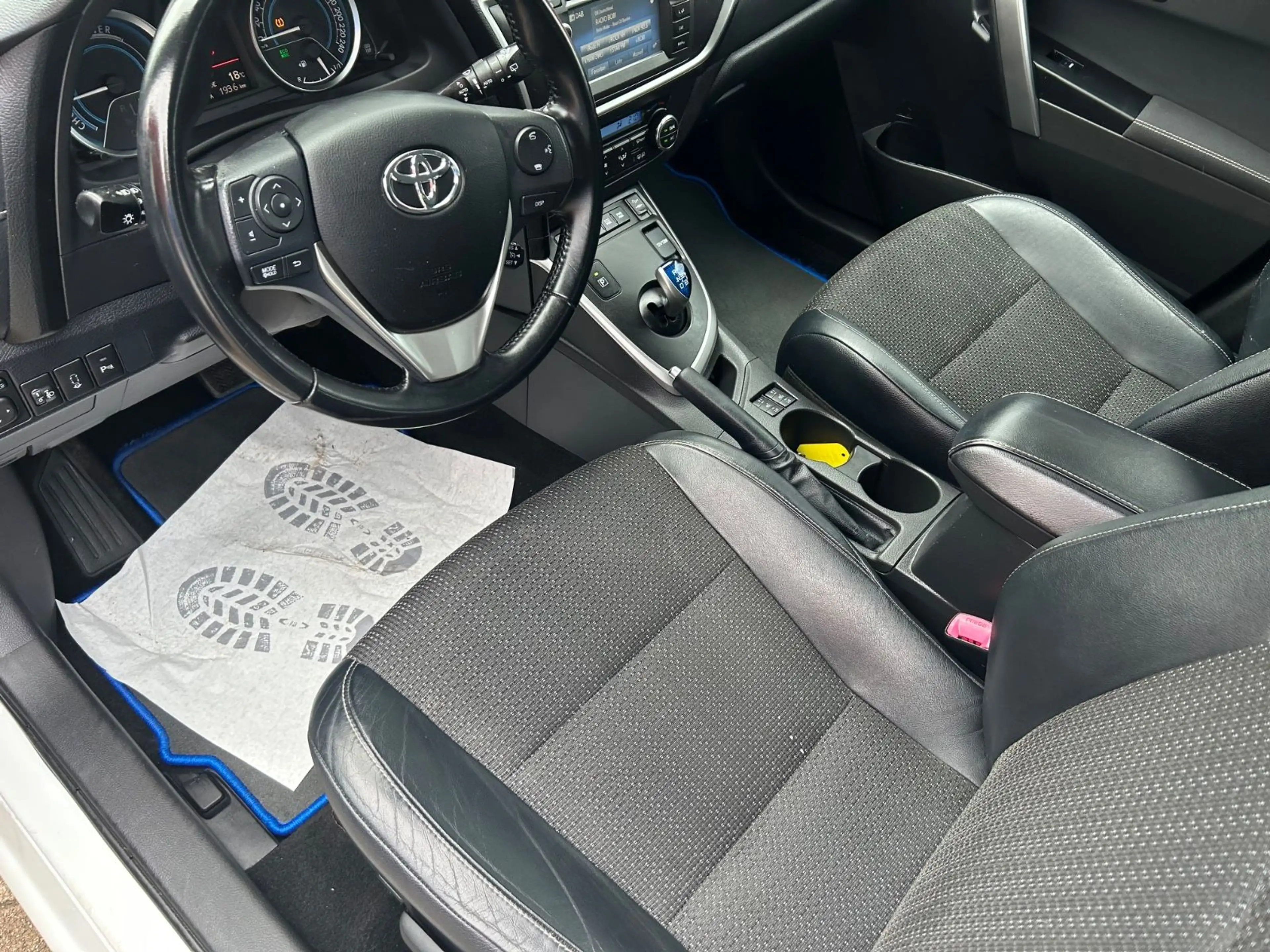 Toyota Auris Hybrid Executive/`**** — photo 13