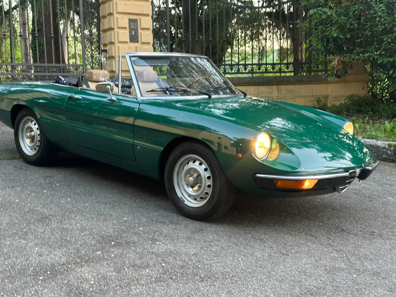 Alfa Romeo Spider 1600 Junior (Coda Tronca) Verde Inglese AR219 Service Book Matching Specification, foto 2