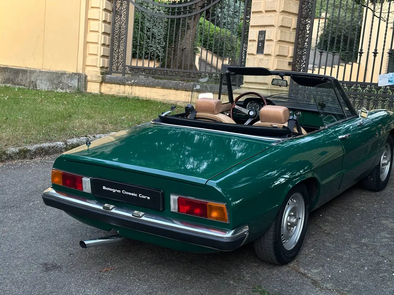 Alfa Romeo Spider 1600 Junior (Coda Tronca) Verde Inglese AR219 Service Book Matching Specification, foto 5