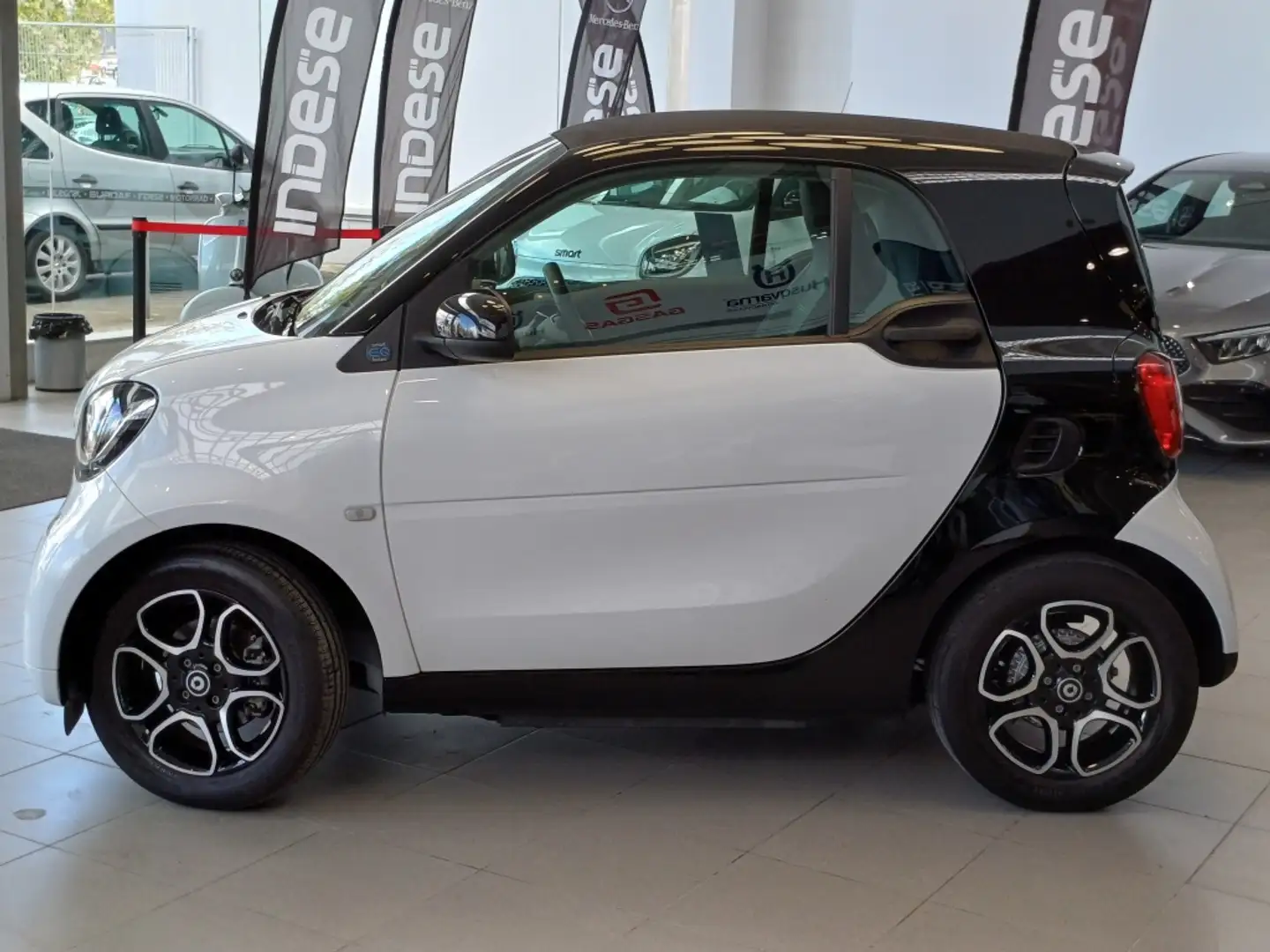 smart forTwo Coupé EQ Blanco - 2