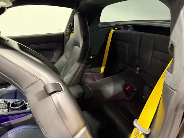 Porsche 911 view 12
