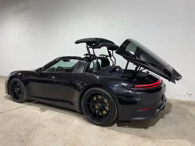 Porsche 911 view 14