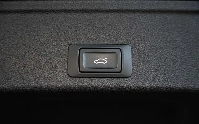 Audi A4 Avant view 7