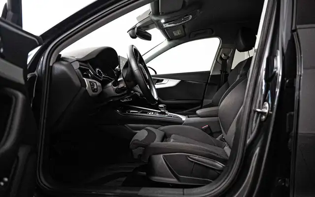 Audi A4 Avant view 10