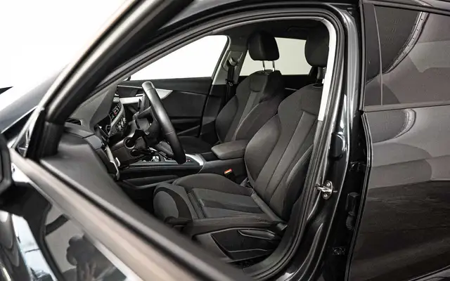 Audi A4 Avant view 9