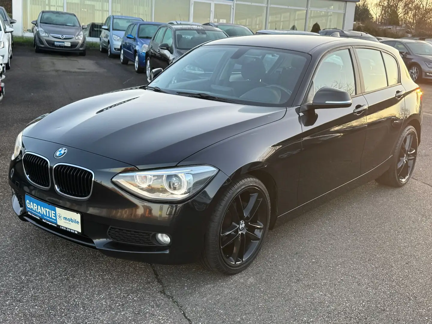 BMW 116 D 1 Limousine Navi Pdc Xenon Shz TÜV/HU/NEU Noir - 1