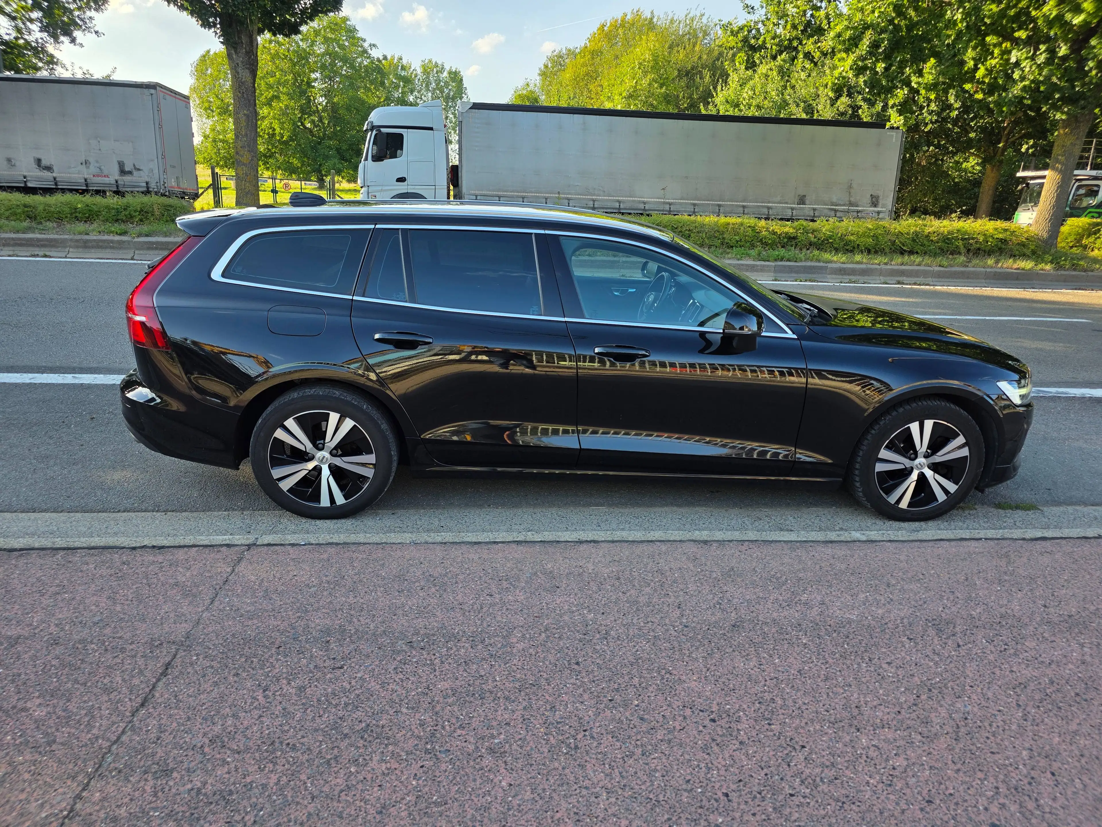 Volvo V60 2.0 B4 Momentum Pro Geartronic 1°EIG. IN ZEER GOEDE STAAT 2021' 121000KM !! DIESEL/HYBRIDE EURO6d !! — photo 8