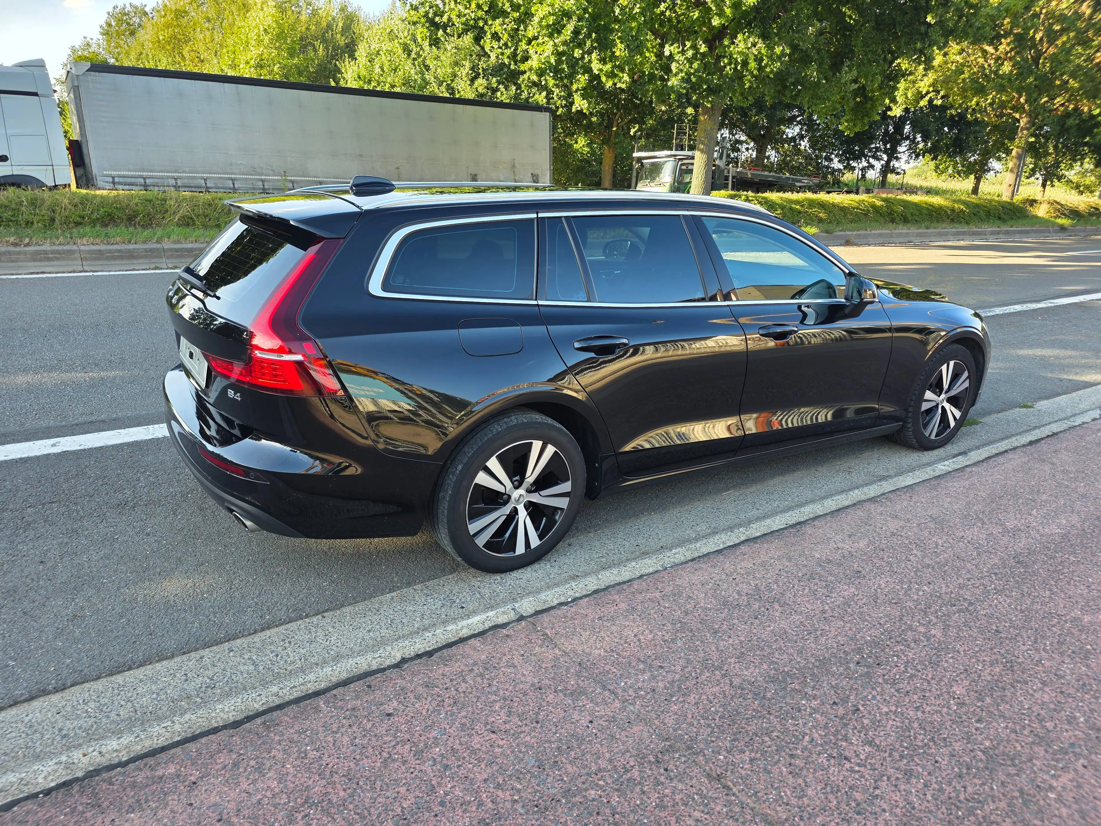 Volvo V60 2.0 B4 Momentum Pro Geartronic 1°EIG. IN ZEER GOEDE STAAT 2021' 121000KM !! DIESEL/HYBRIDE EURO6d !! — photo 7