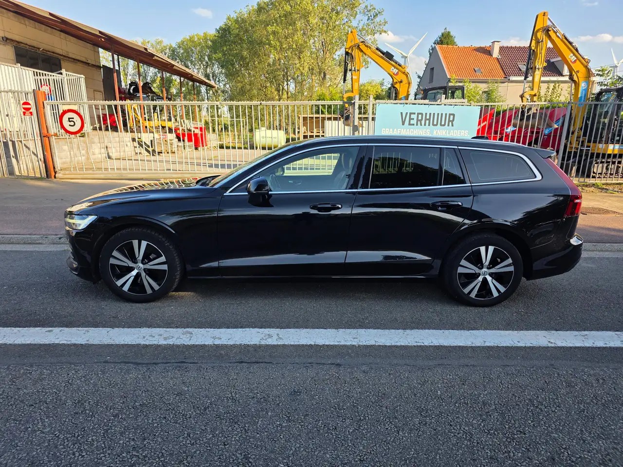 Volvo V60 2.0 B4 Momentum Pro Geartronic 1°EIG. IN ZEER GOEDE STAAT 2021' 121000KM !! DIESEL/HYBRIDE, миниатюра 4